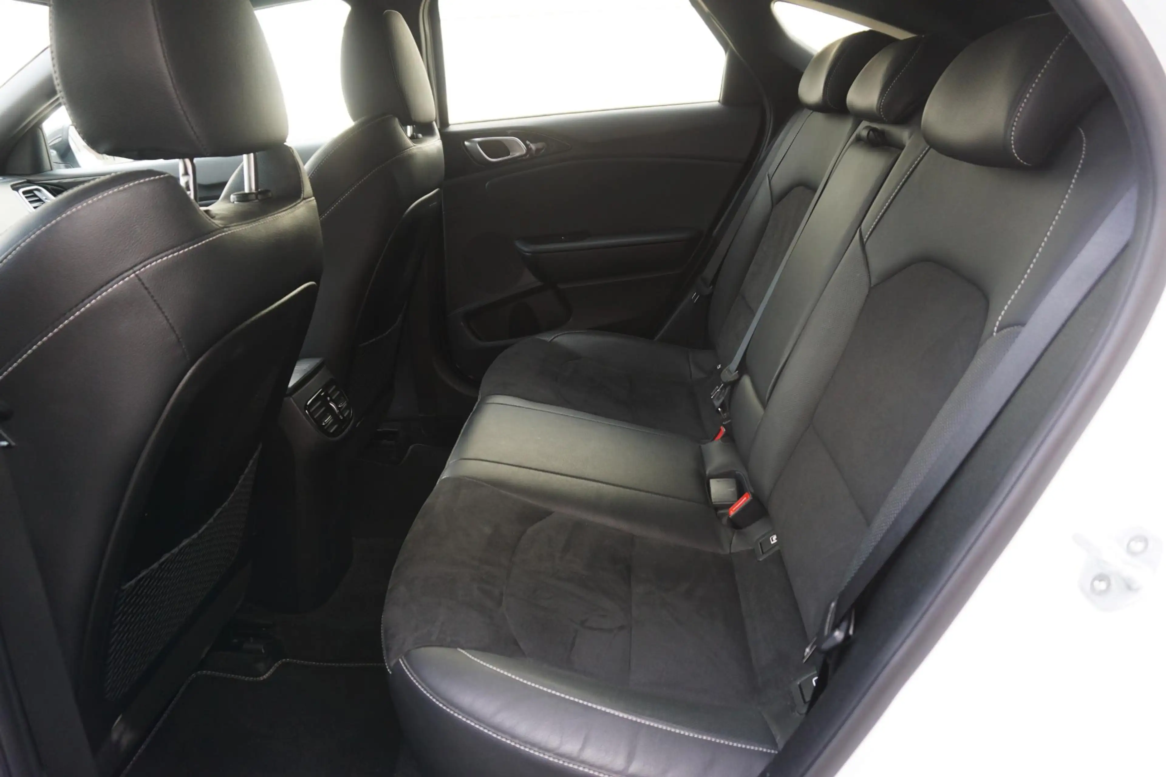 Kia ProCeed / pro_cee'd 1.0 T-GDI GT-Line/Stuur-stoel verw./Camera/Keyless — photo 34