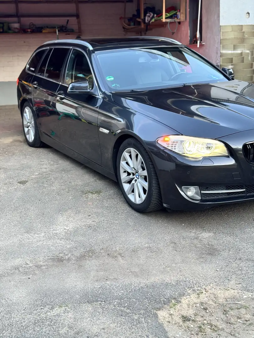 BMW 520 520d Touring - 1
