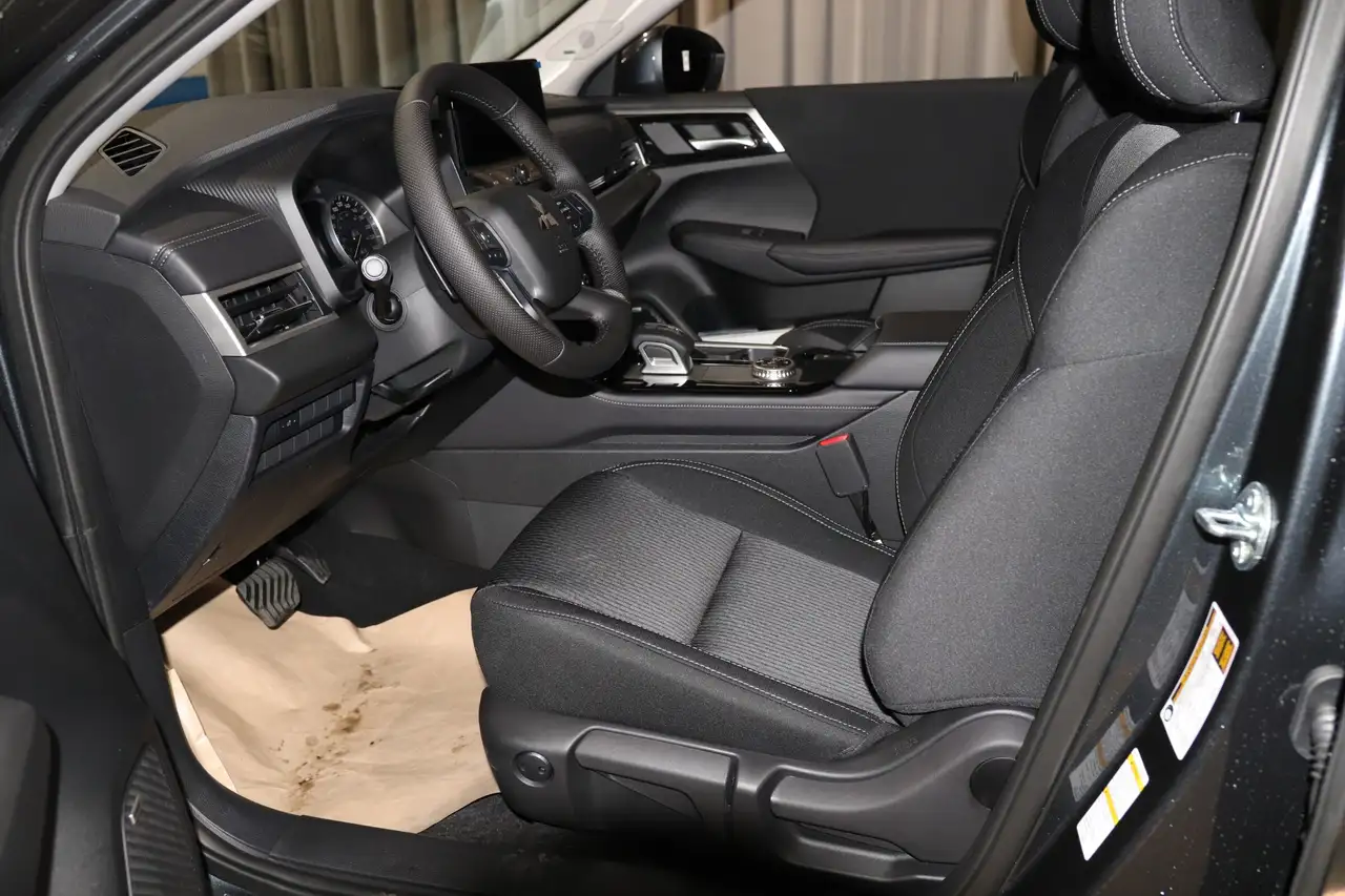 Mitsubishi Outlander снимка Mitsubishi Outlander