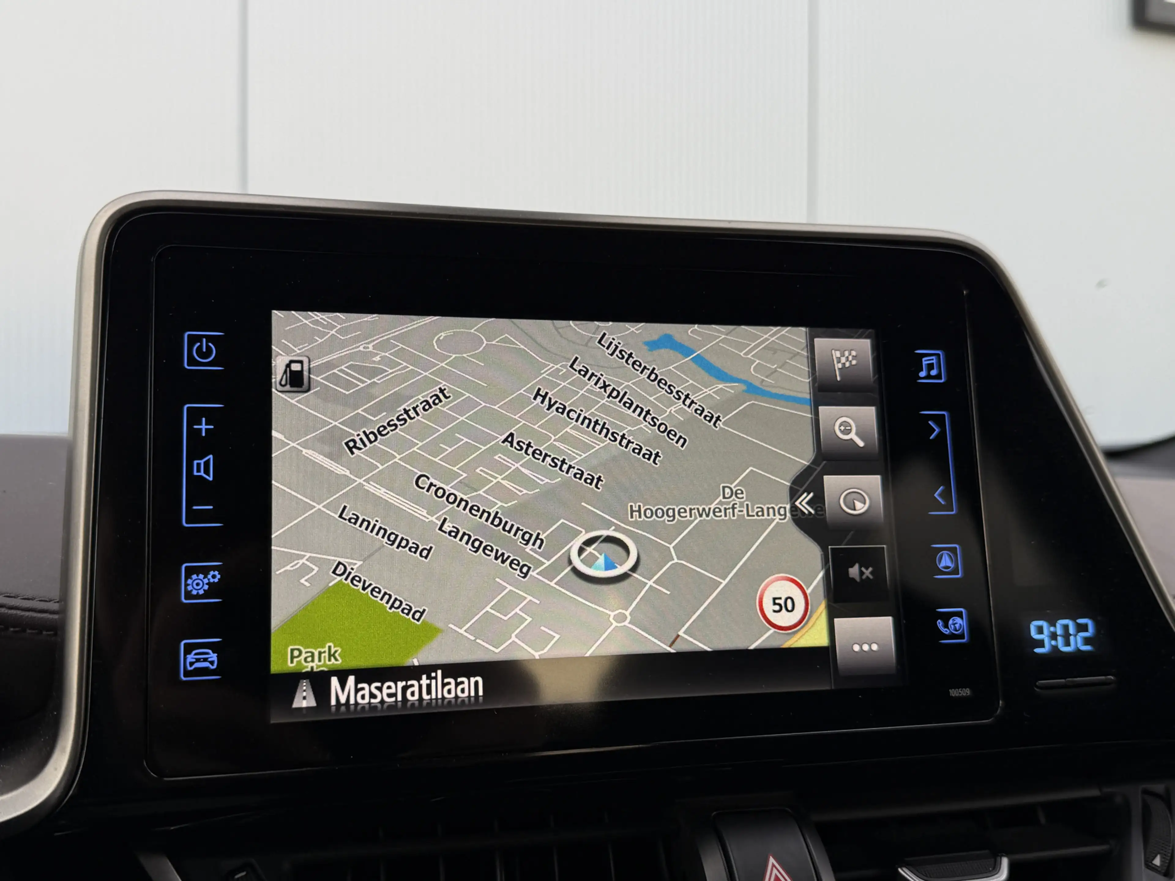 Toyota C-HR 1.8 Hybrid Bi-Tone Automaat Navigatie/Camera/18inc — photo 10