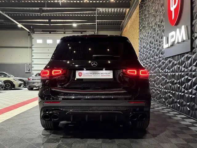 Mercedes-Benz GLB view 6