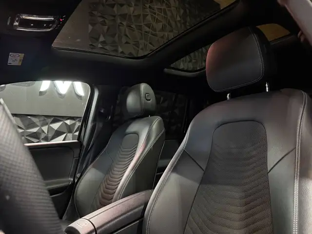 Mercedes-Benz GLB view 10