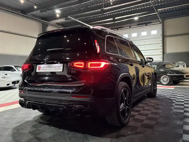 Mercedes-Benz GLB view 5
