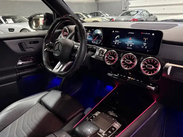 Mercedes-Benz GLB view 9