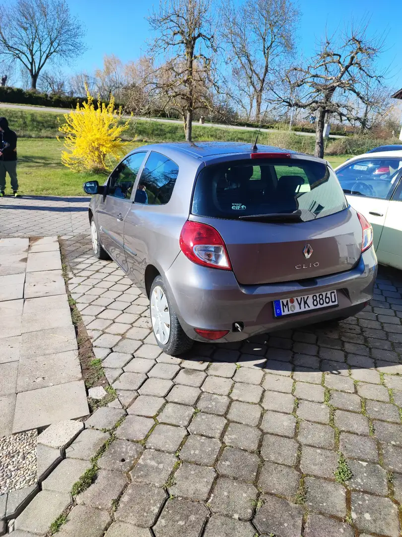 Renault Clio 1.2 16V 75 Dynamique - 2