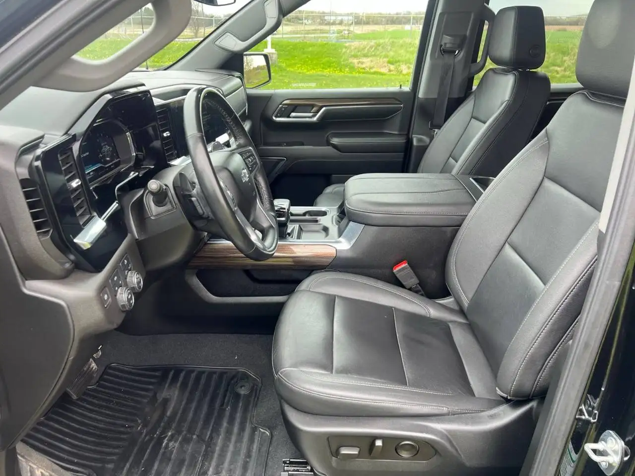 Chevrolet Silverado 1500 снимка Chevrolet Silverado 1500