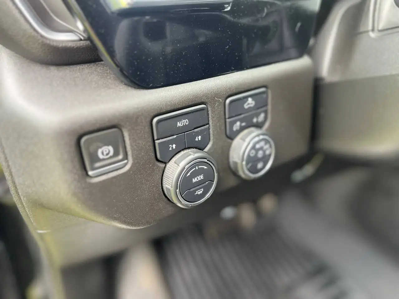 Chevrolet Silverado 1500 снимка Chevrolet Silverado 1500