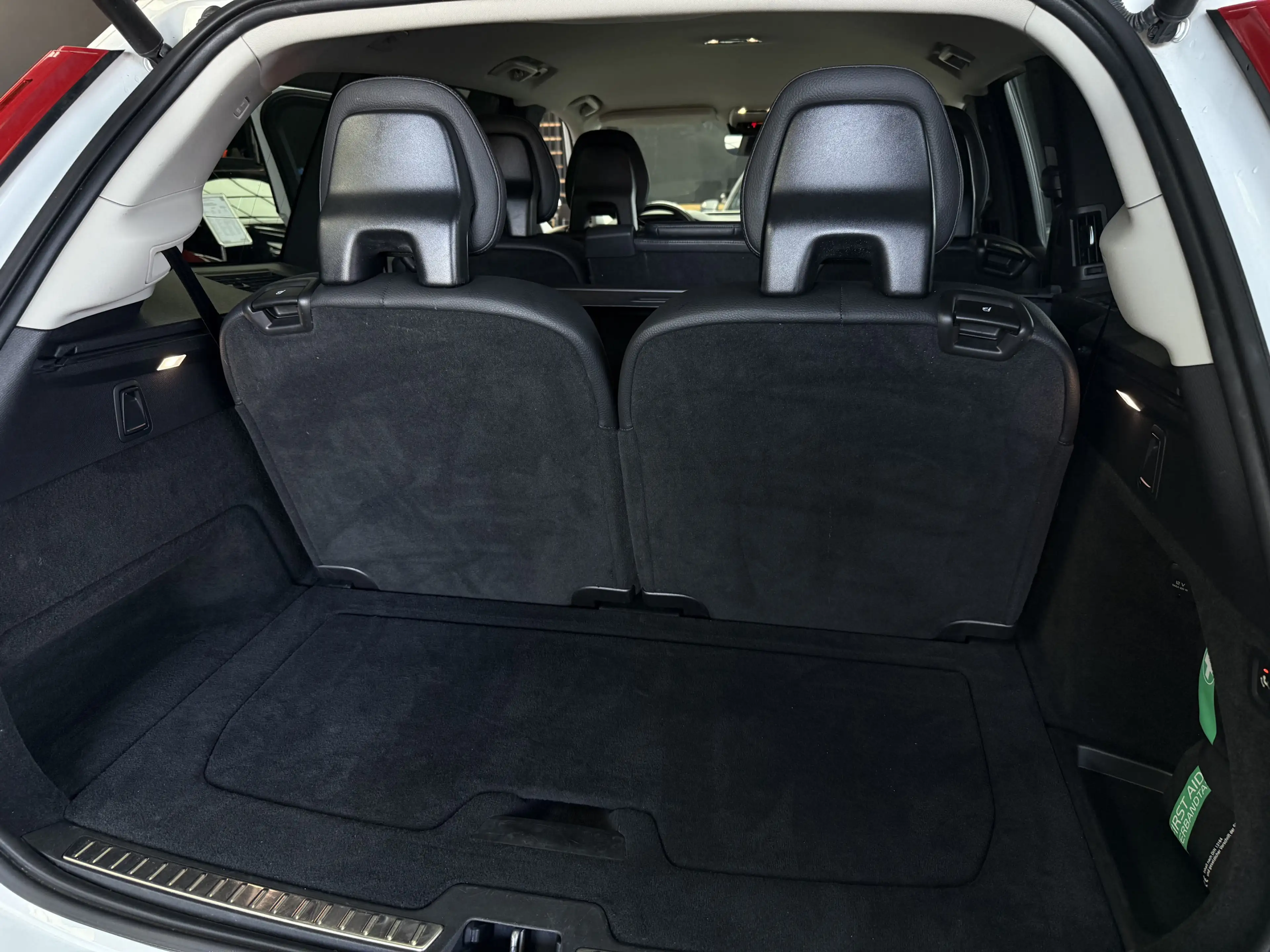 Volvo XC90 Inscription Expression Recharge AWD AHK Totwinkel- — photo 12