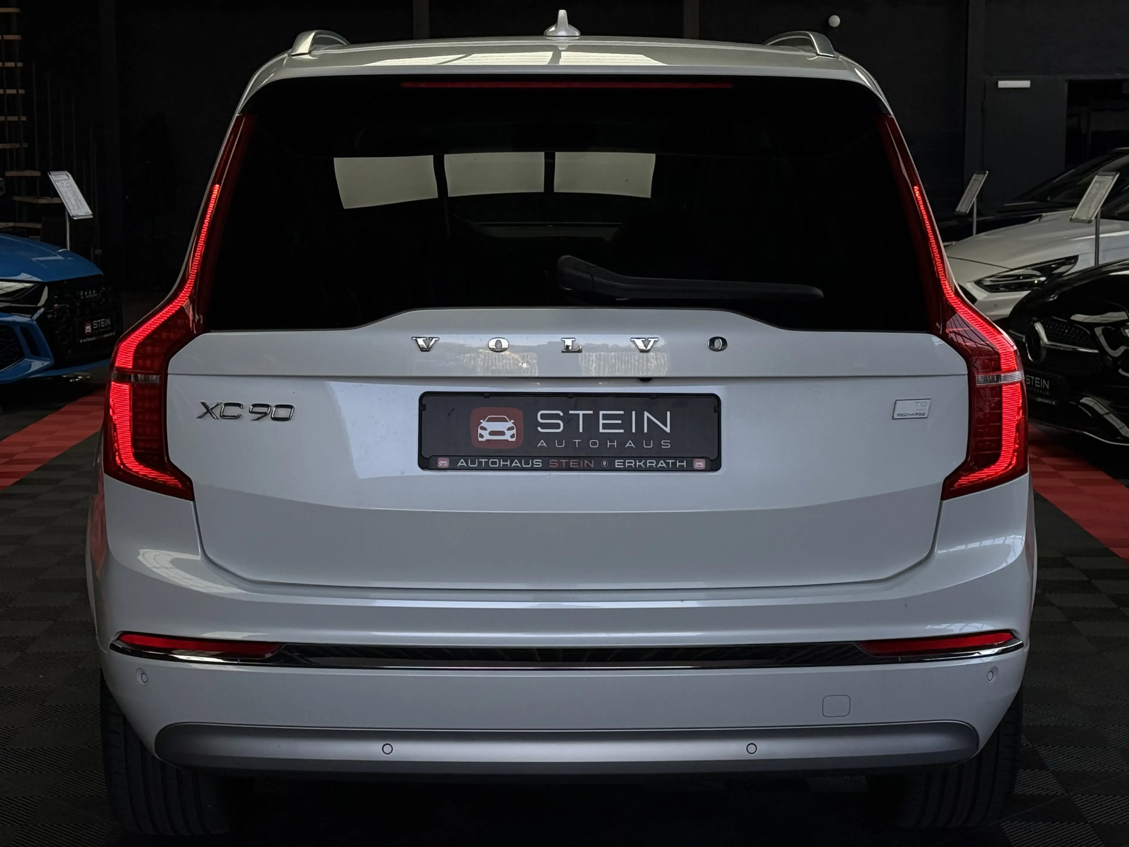 Volvo XC90 Inscription Expression Recharge AWD AHK Totwinkel- — photo 4