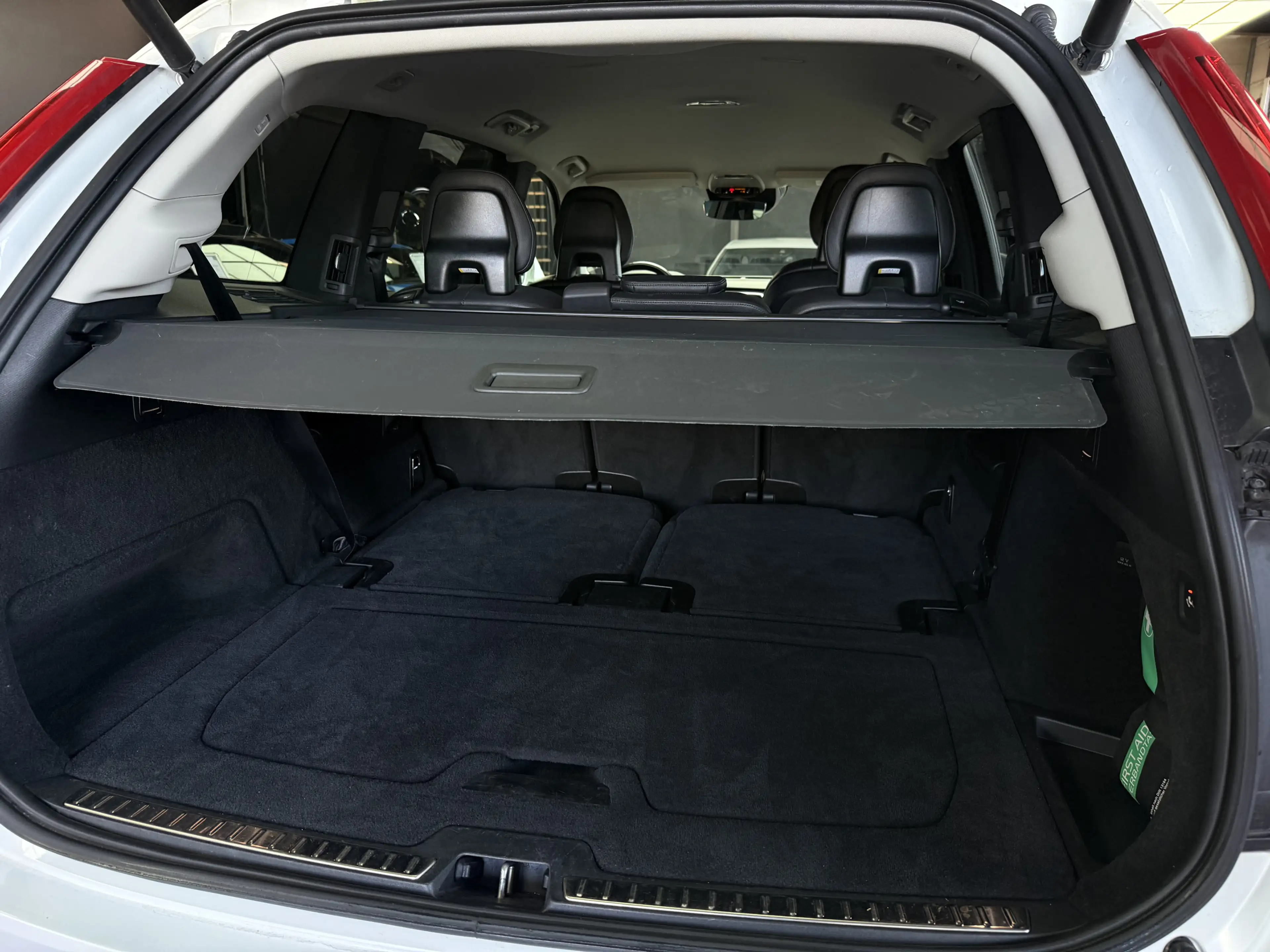 Volvo XC90 Inscription Expression Recharge AWD AHK Totwinkel- — photo 8