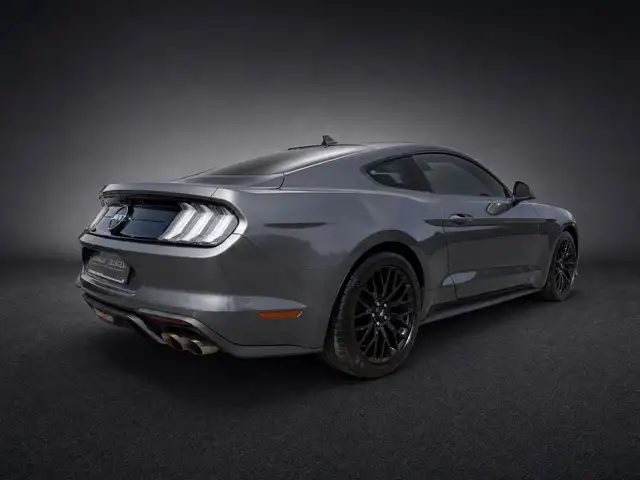Ford Mustang view 6