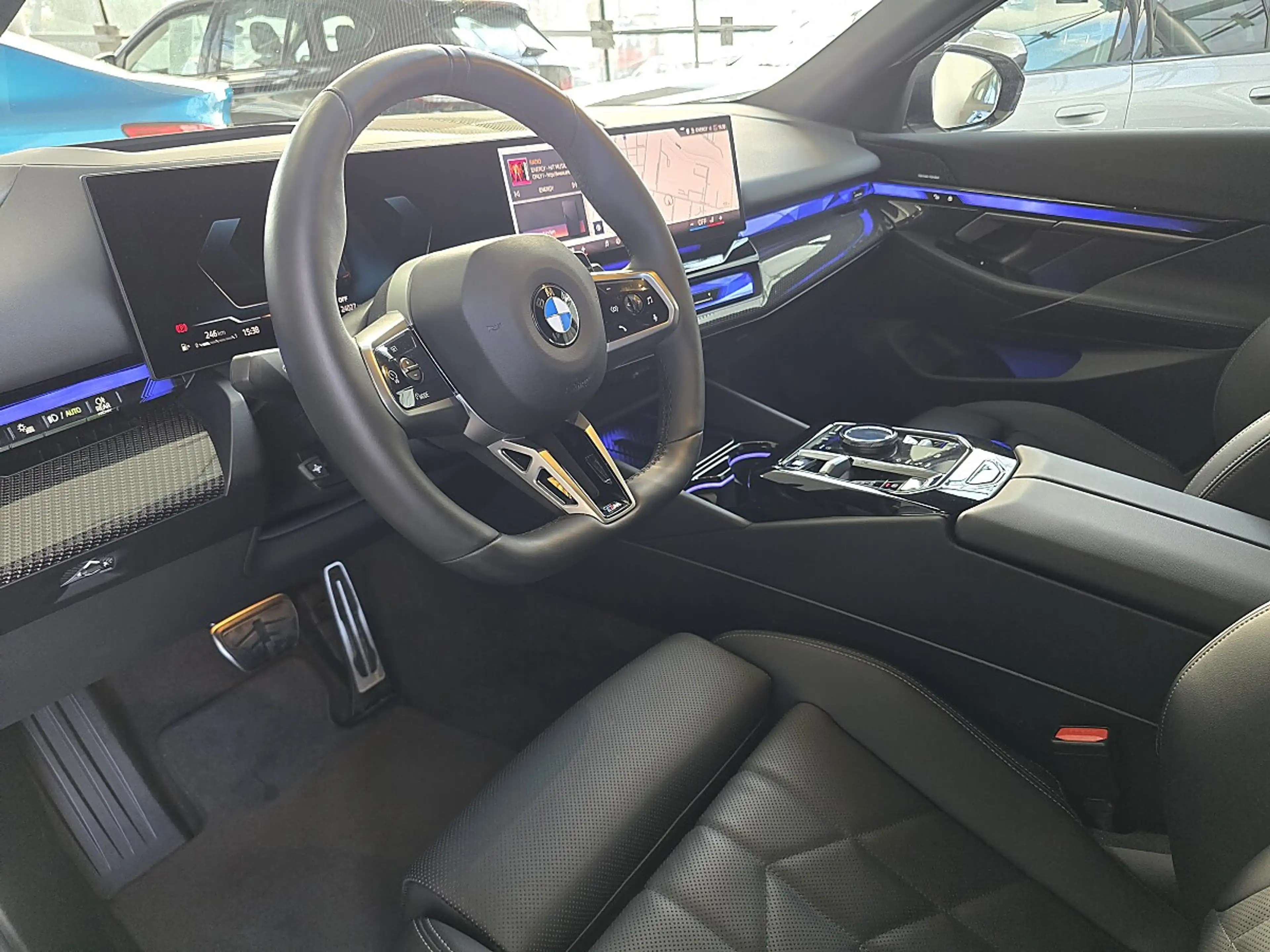 BMW 520 d Touring Aut.  "M Sportpaket" AHK/Standheizung... — photo 9