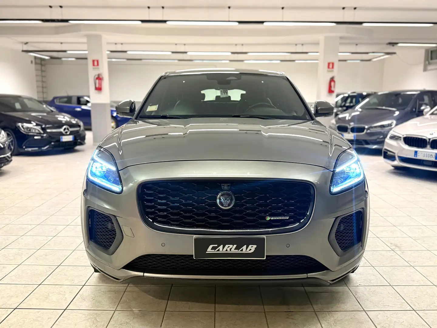 Jaguar E-Pace E-Pace 2021 2.0 i4 mhev R-Dynamic awd 200cv auto Grigio - 2