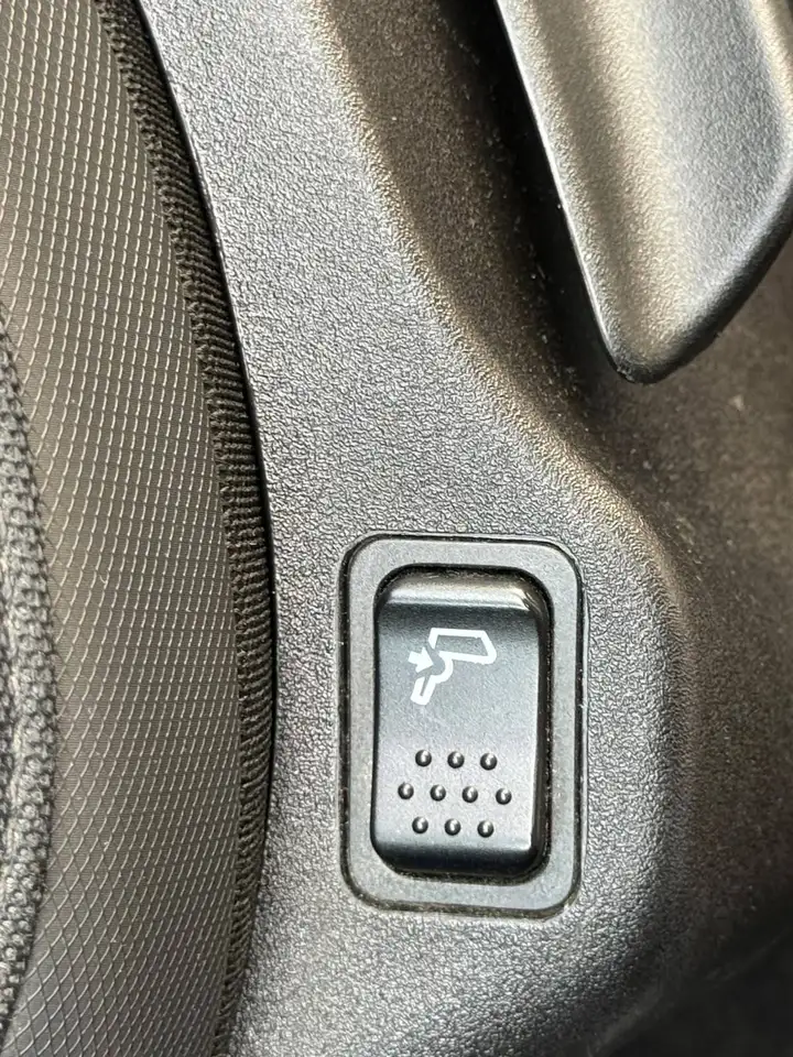 Jeep Renegade 2023 1.3 t4 phev First Edition Urban 4xe at6, миниатюра 23