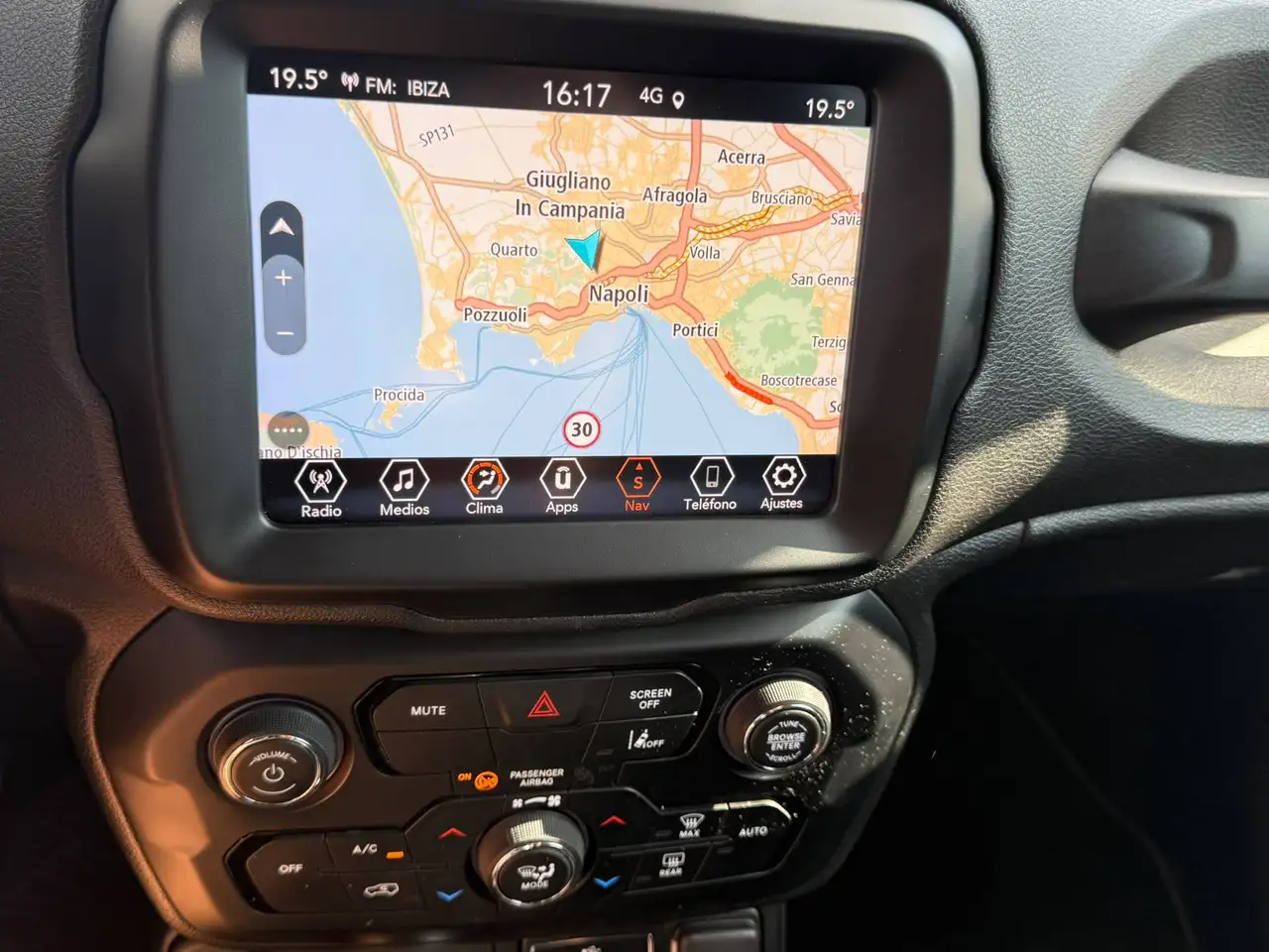 Jeep Renegade 2023 1.3 t4 phev First Edition Urban 4xe at6, миниатюра 19
