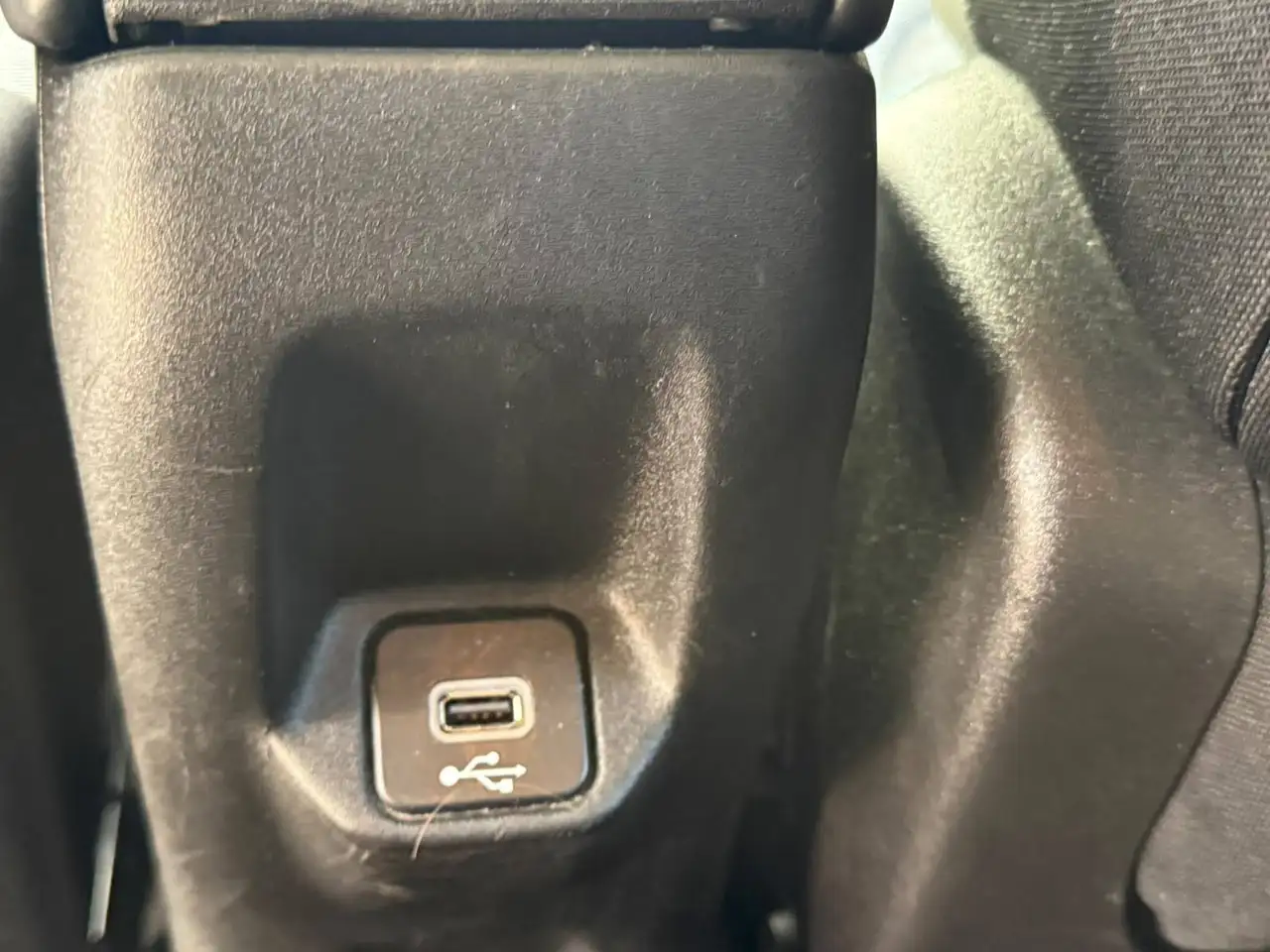 Jeep Renegade 2023 1.3 t4 phev First Edition Urban 4xe at6, миниатюра 16