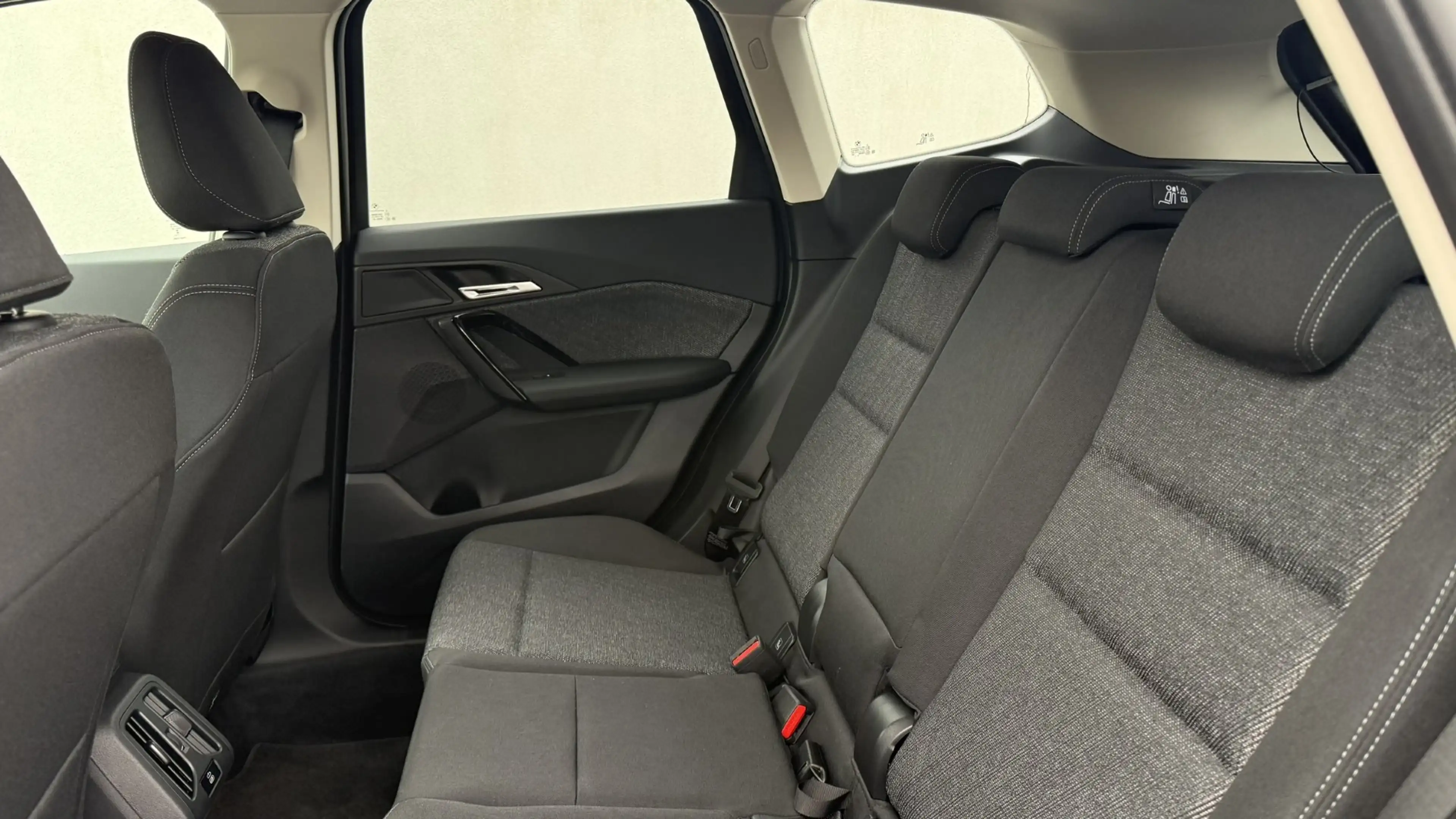 BMW X1 xDrive20d — photo 14