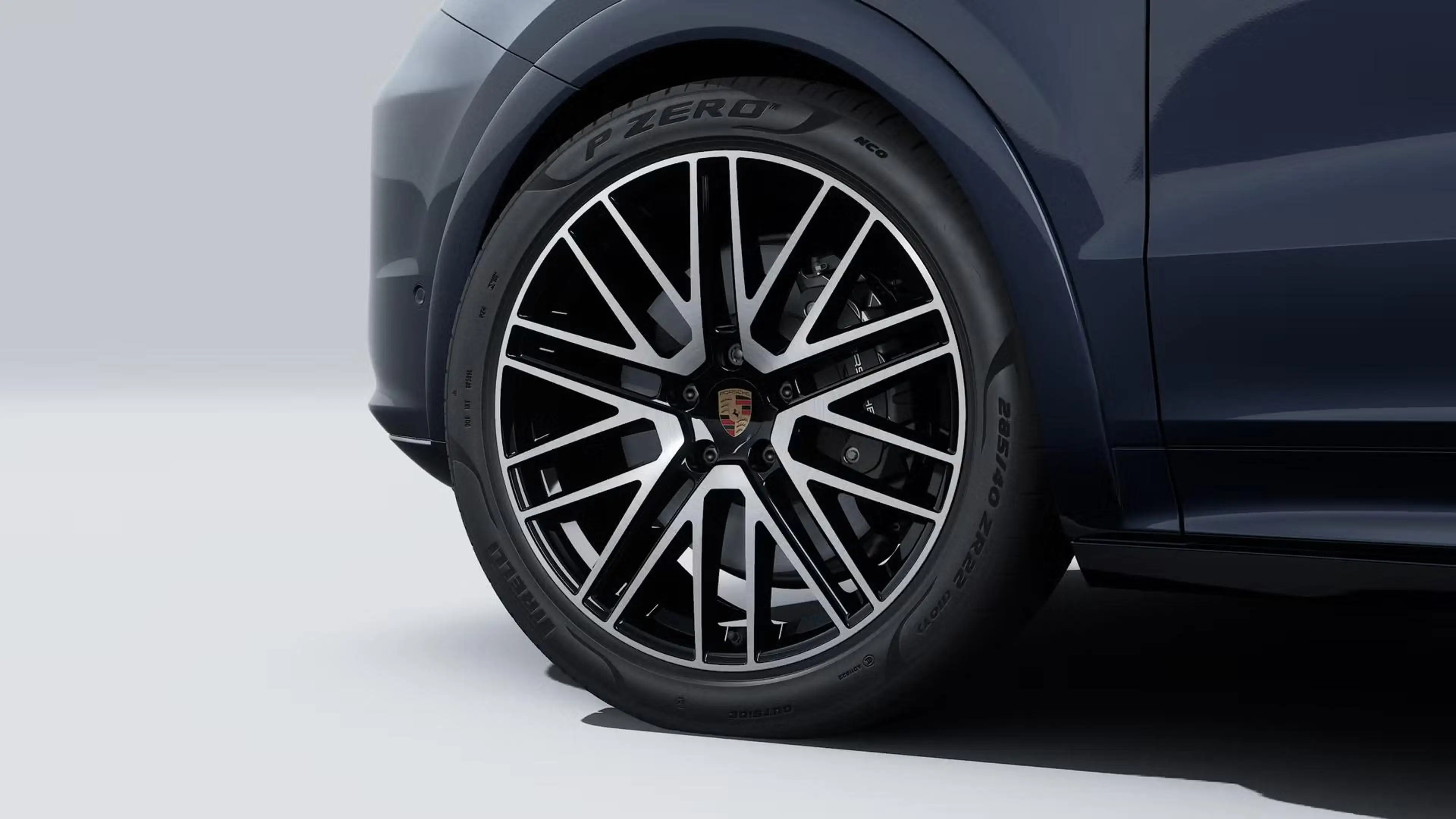 Porsche Cayenne E-Hybrid Black Edition — photo 10