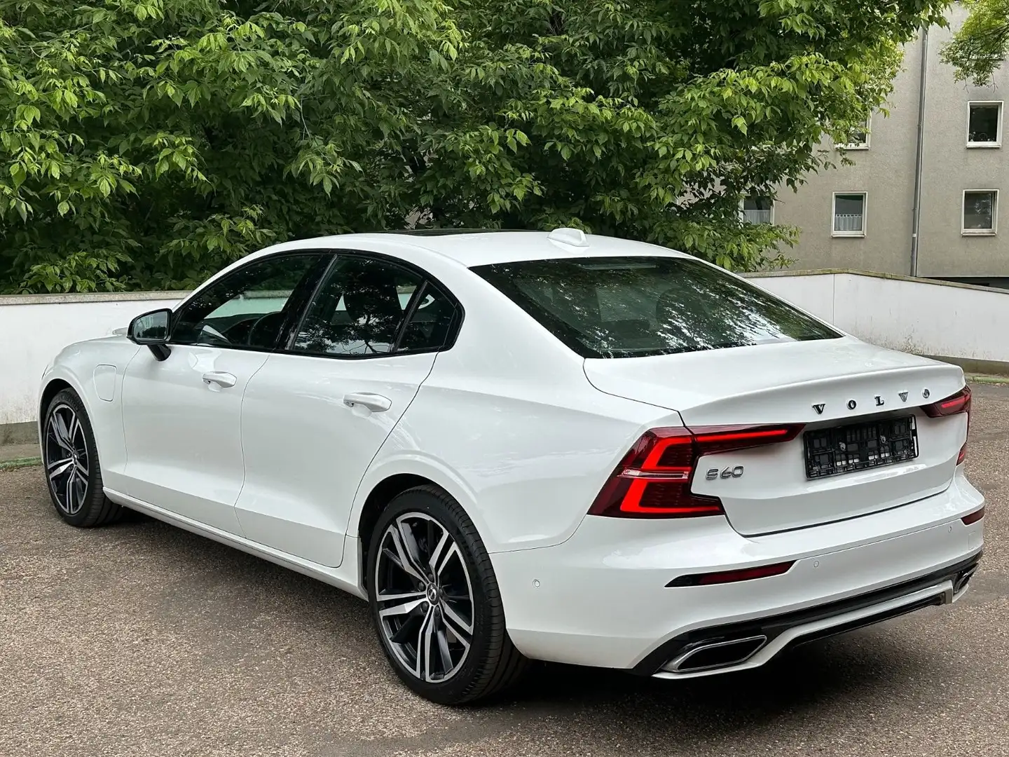 Volvo S60 S60 T8 Plug-In AWD R Design Benzin/Elektro Білий - 2