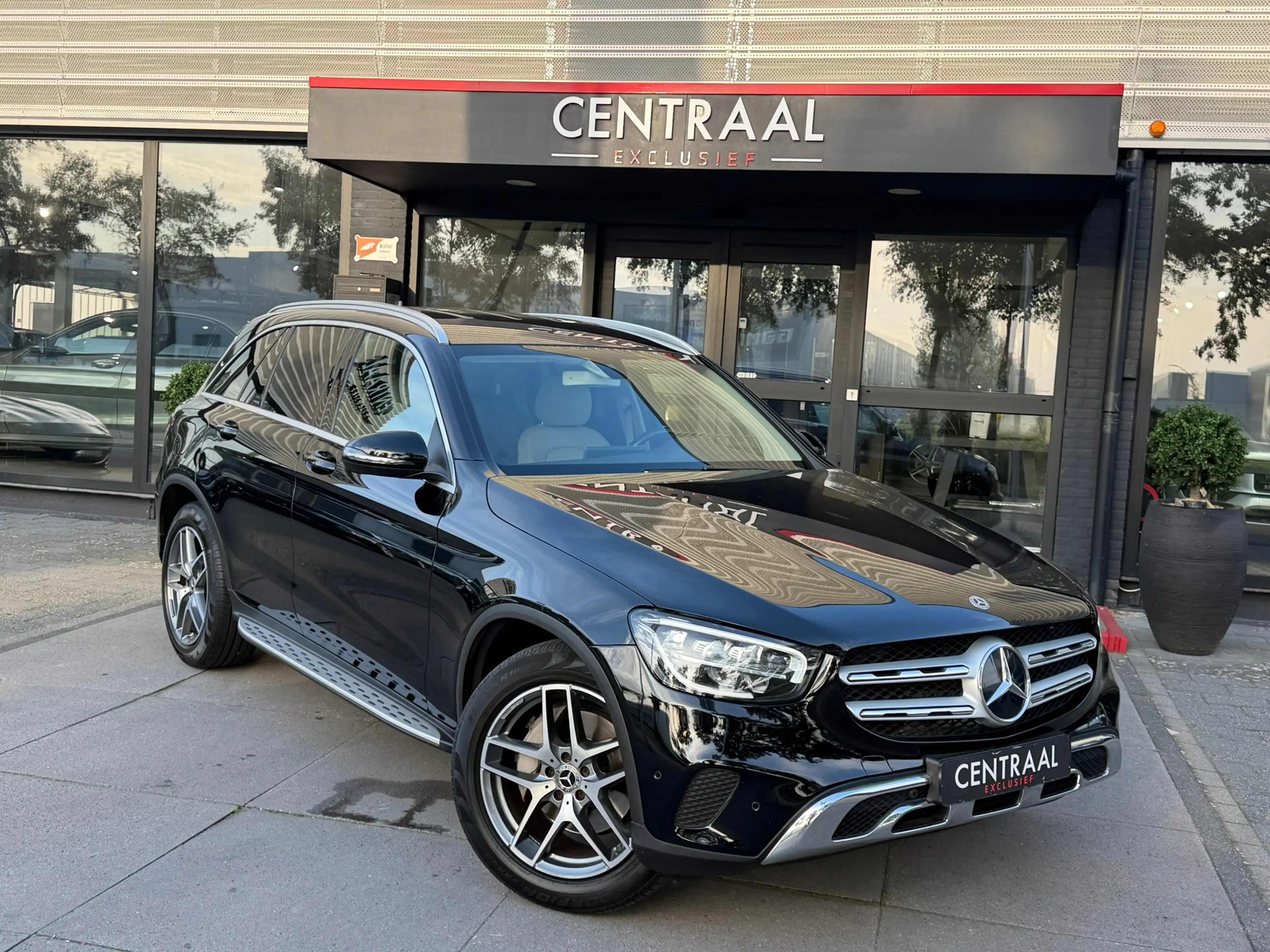 Mercedes-Benz GLC 200 Premium Plus Leder|Keyless|Led|Carplay — photo 3