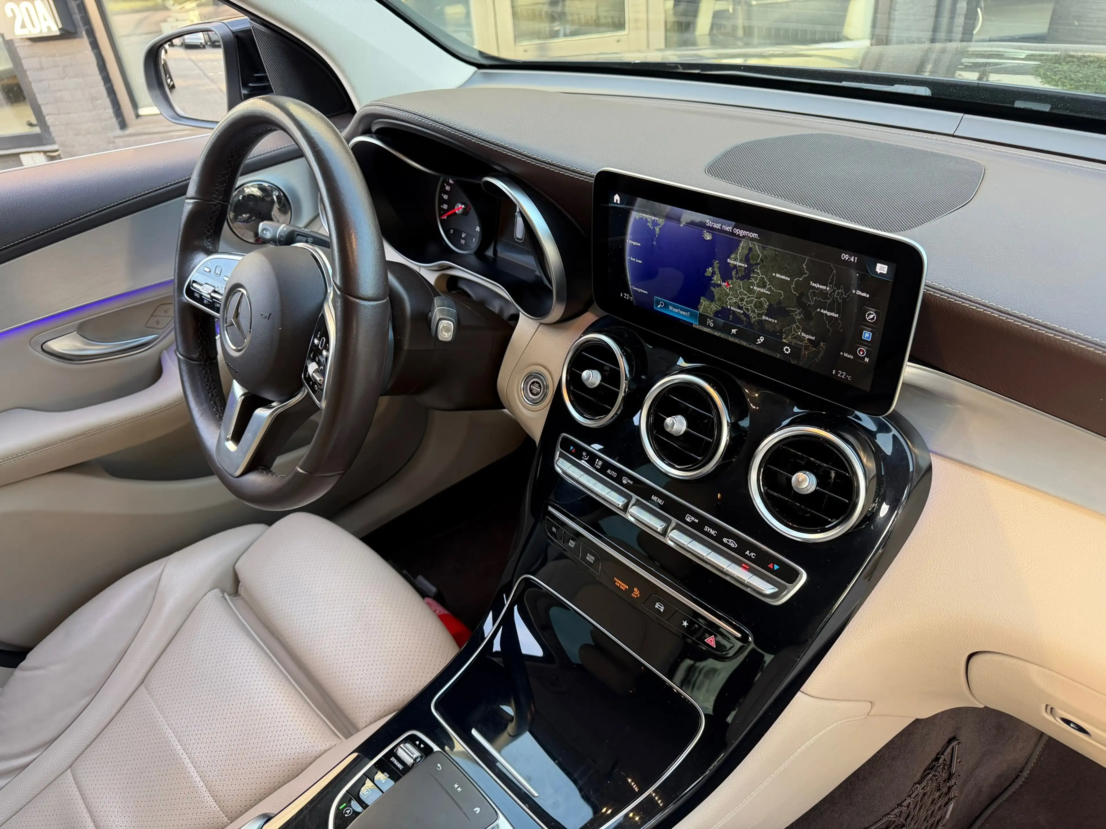 Mercedes-Benz GLC 200 Premium Plus Leder|Keyless|Led|Carplay — photo 18