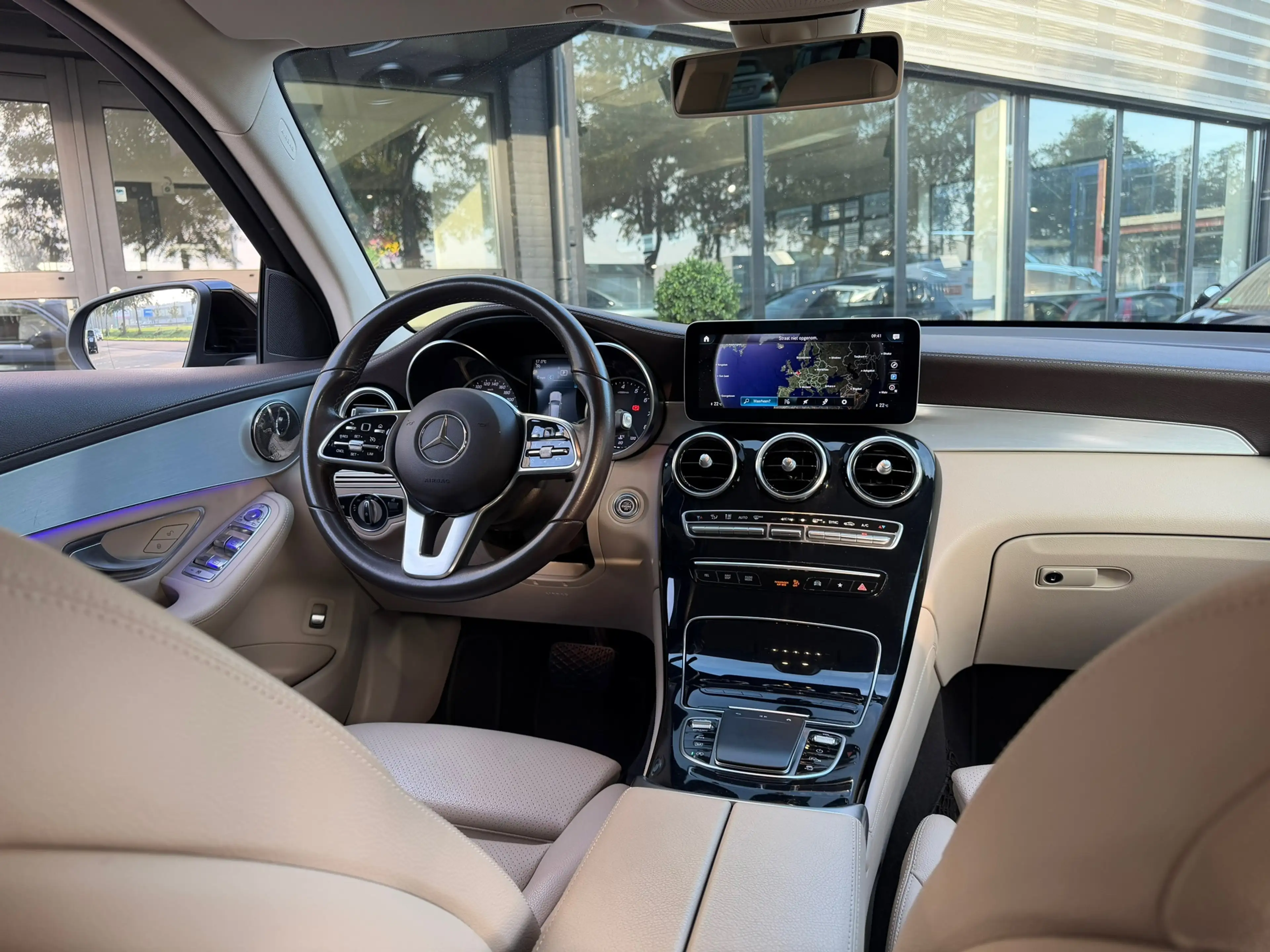 Mercedes-Benz GLC 200 Premium Plus Leder|Keyless|Led|Carplay — photo 31