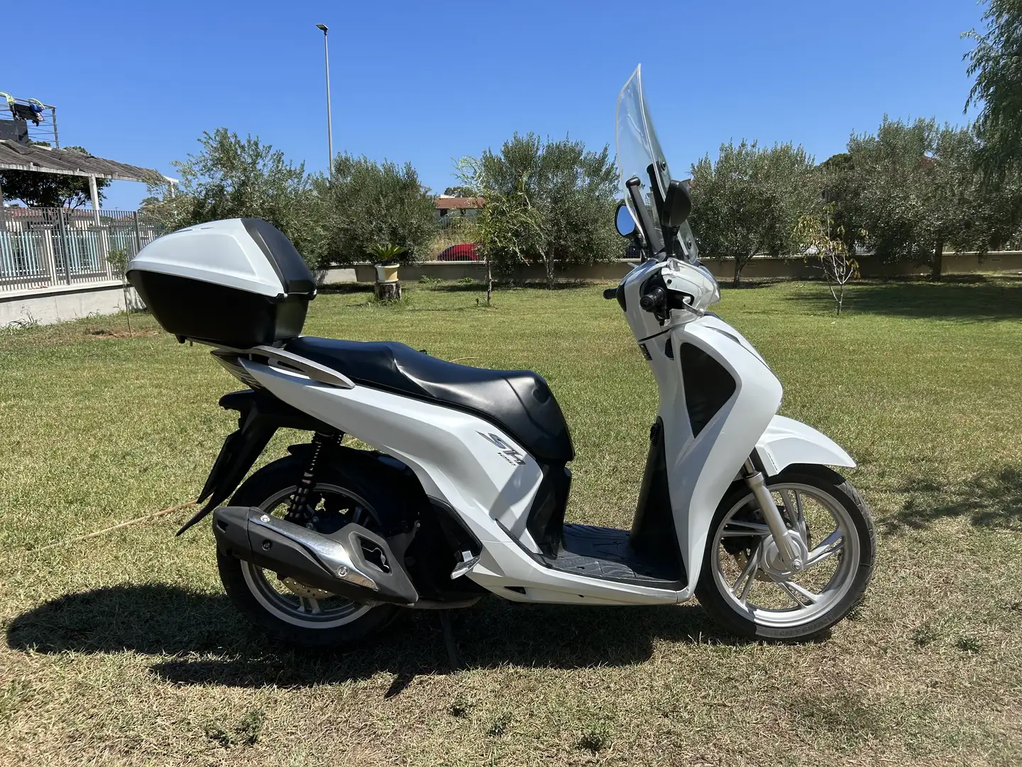 Honda SH 125i Fehér - 1