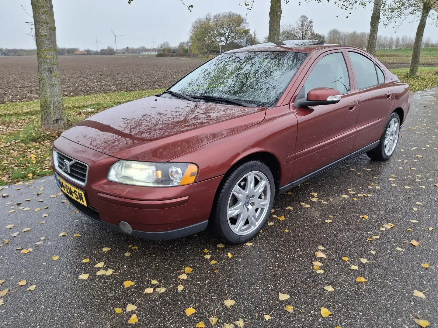 Volvo S60 2.4 Drivers Edition, leer, schuifdak, trekhaak Rood - 1
