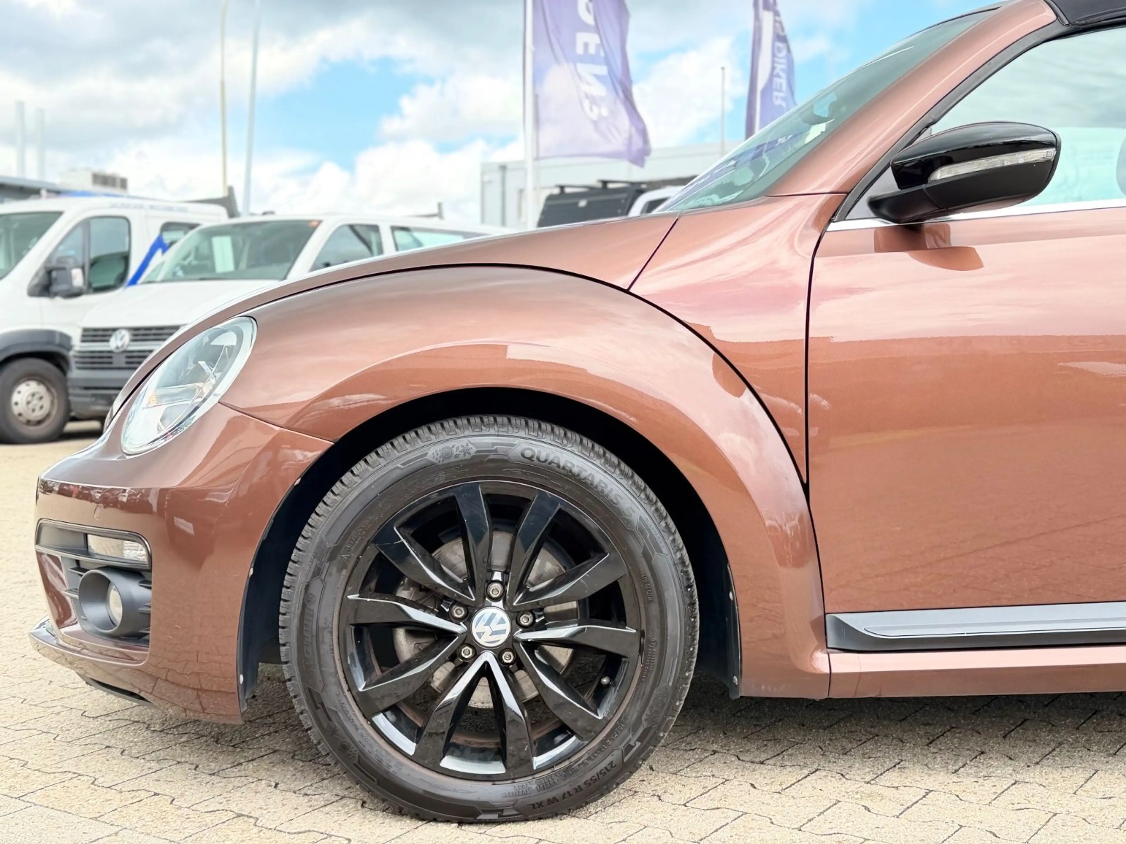 Volkswagen Beetle Cabriolet Design-Paket Black Style — photo 9
