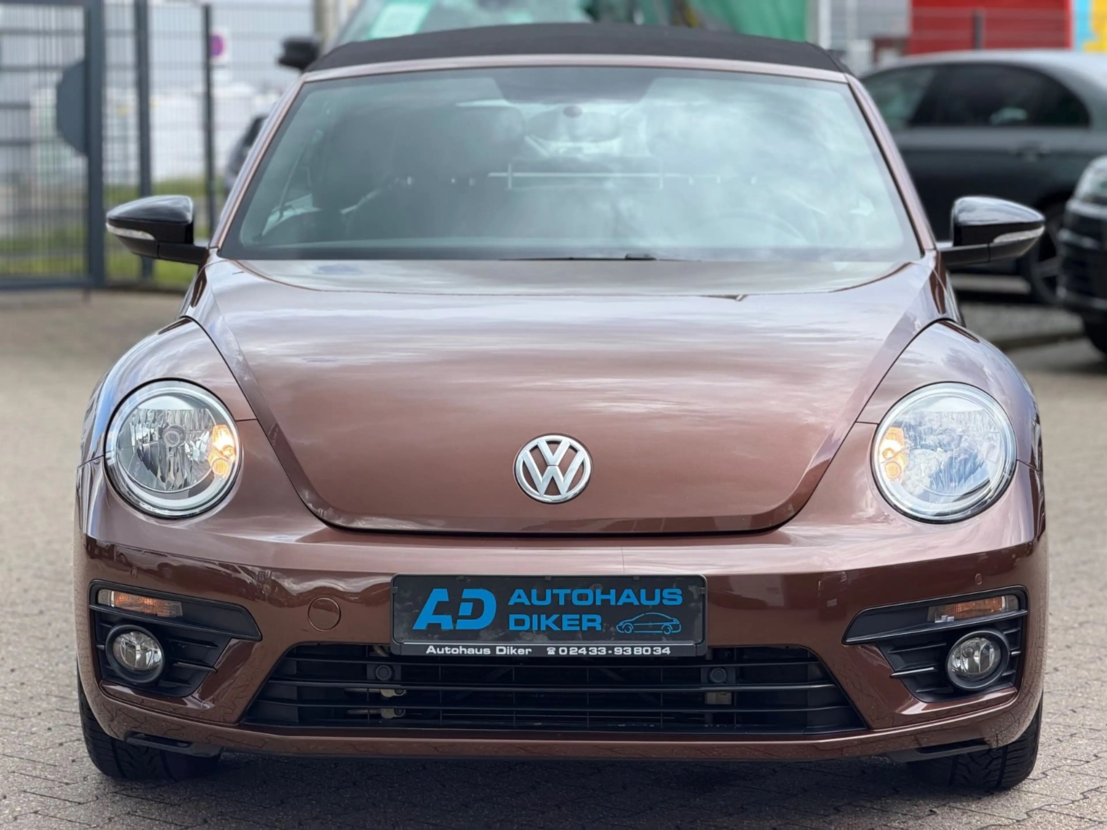 Volkswagen Beetle Cabriolet Design-Paket Black Style — photo 3