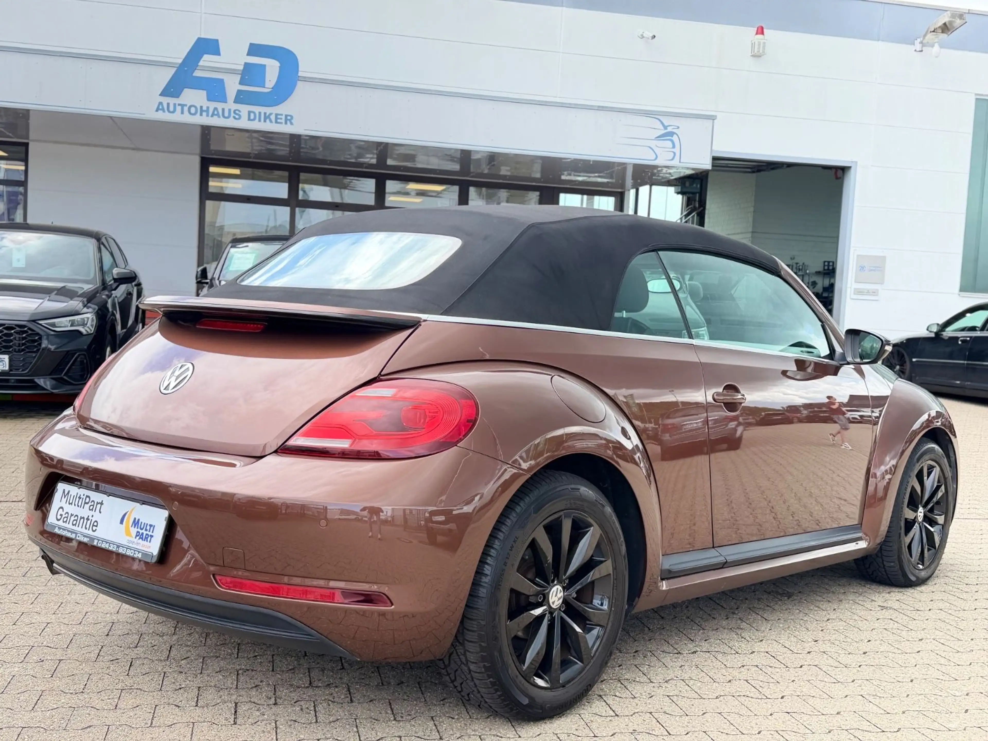 Volkswagen Beetle Cabriolet Design-Paket Black Style — photo 5