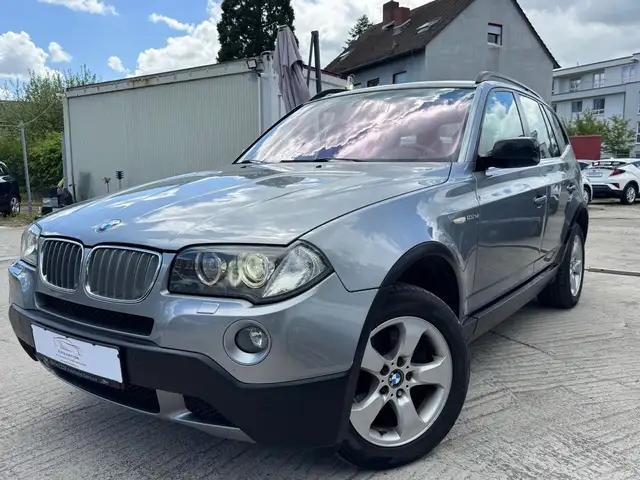 BMW X3 2.5si Automatik*LMF*AHK*PDC*