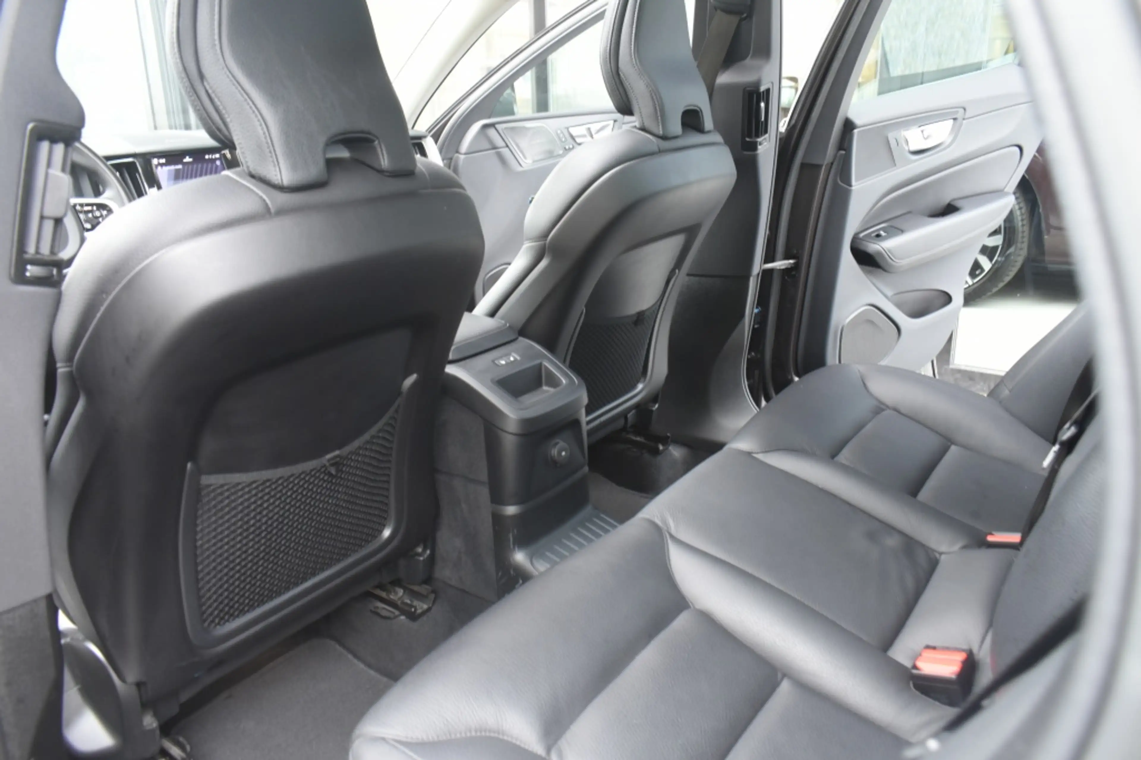 Volvo XC60 T6 350pk [Long Range] AWD Plus Bright | Driver Ass — photo 17