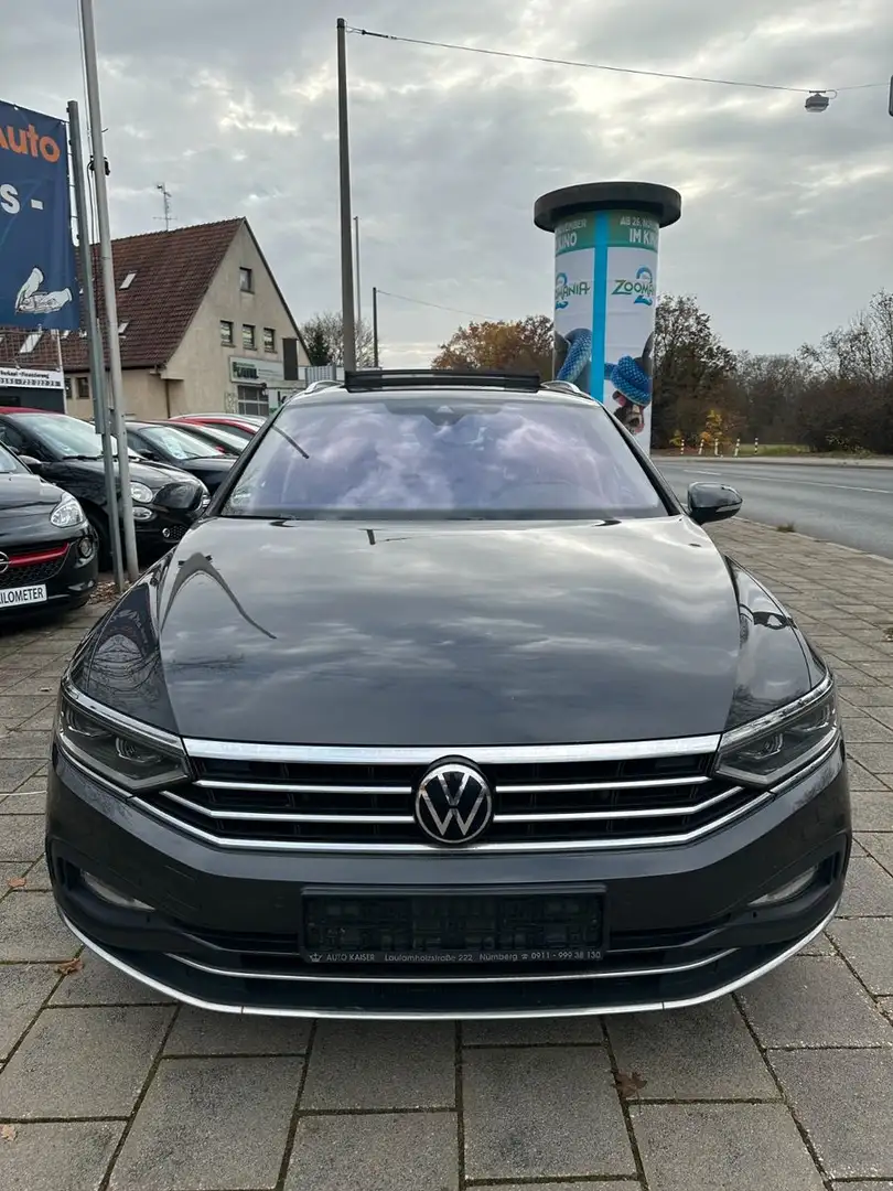 Volkswagen Passat Variant Elegance 4Motion Grau - 2