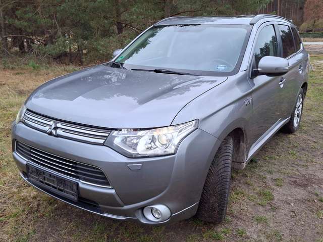 Imagine Mitsubishi Outlander Outlander 2.0 4WD Plug-In Hybrid