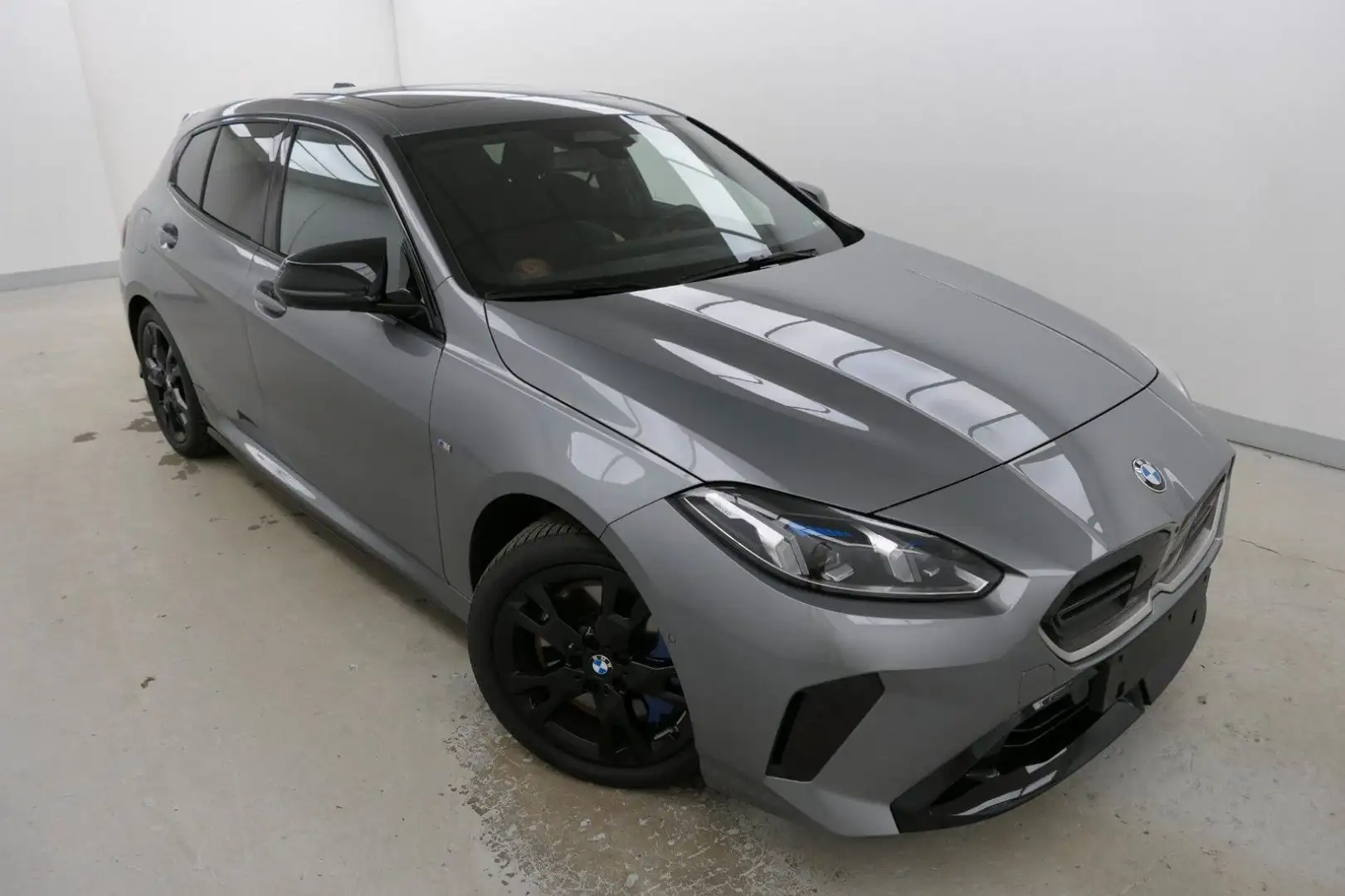 BMW 135 i xDrive M Sportpaket Pro Pano HuD h/k Memor Grau - 1