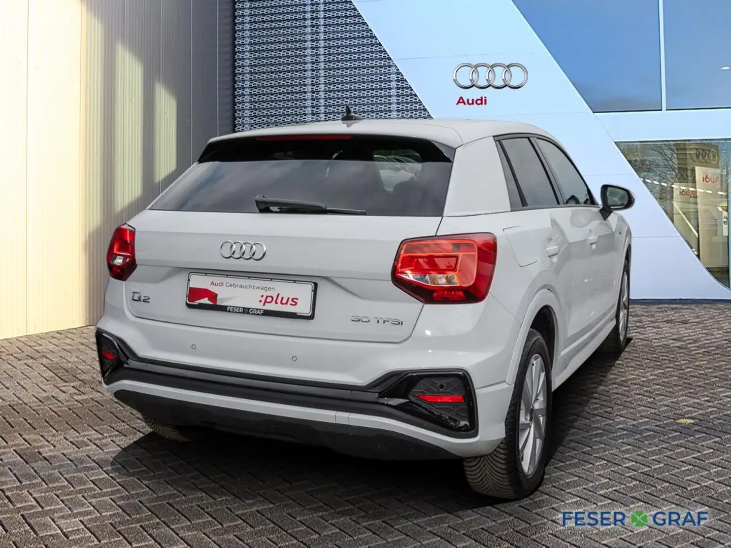 Audi Q2 30 TFSI S line /LED/CarPlay/AHK Weiß - 2