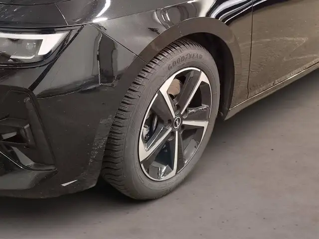 Opel Astra view 6