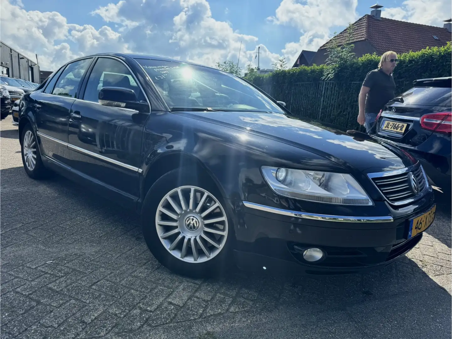 Volkswagen Phaeton 3.0TDI 225pk Navi/Xenon/Leer/Pdc/Disc changer/Driv Černá - 1
