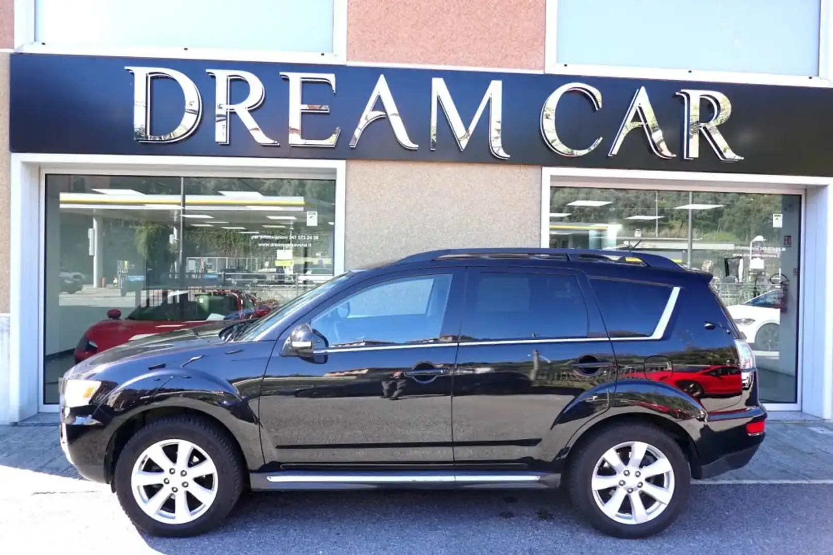 Mitsubishi Outlander 2.2 DI-D 4x4 Instyle DPF 7 Posti Schwarz - 2