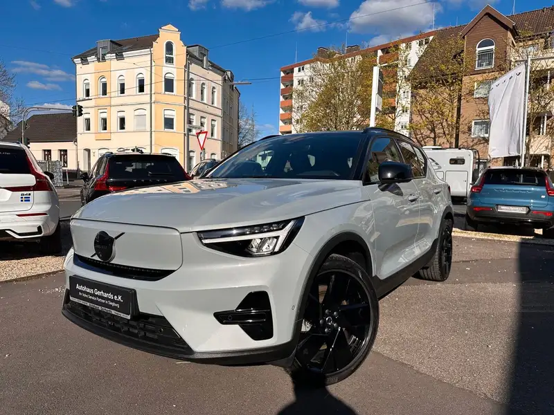 VOLVO Ex40
