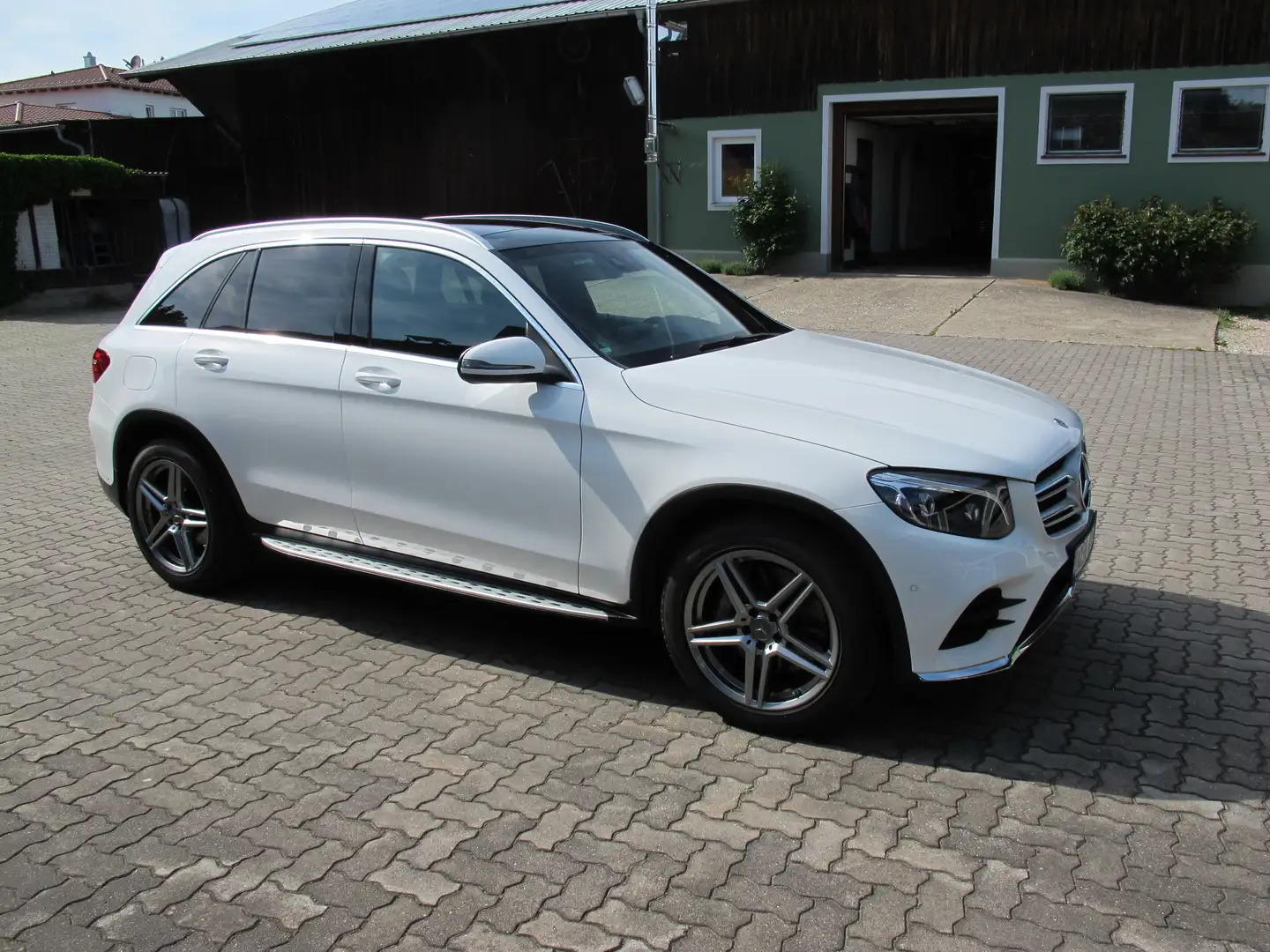 Mercedes-Benz GLC 350 GLC Diesel d 4Matic 9G-TRONIC AMG Line Weiß - 1