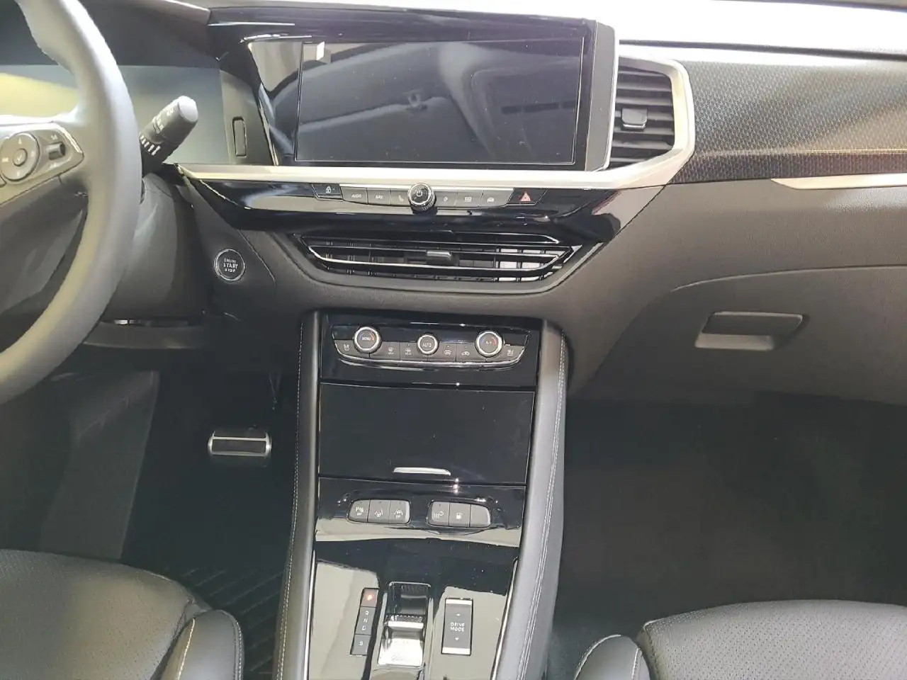 Opel Grandland Elegance Plug-in-Hybrid DESIGN-PAKET 12