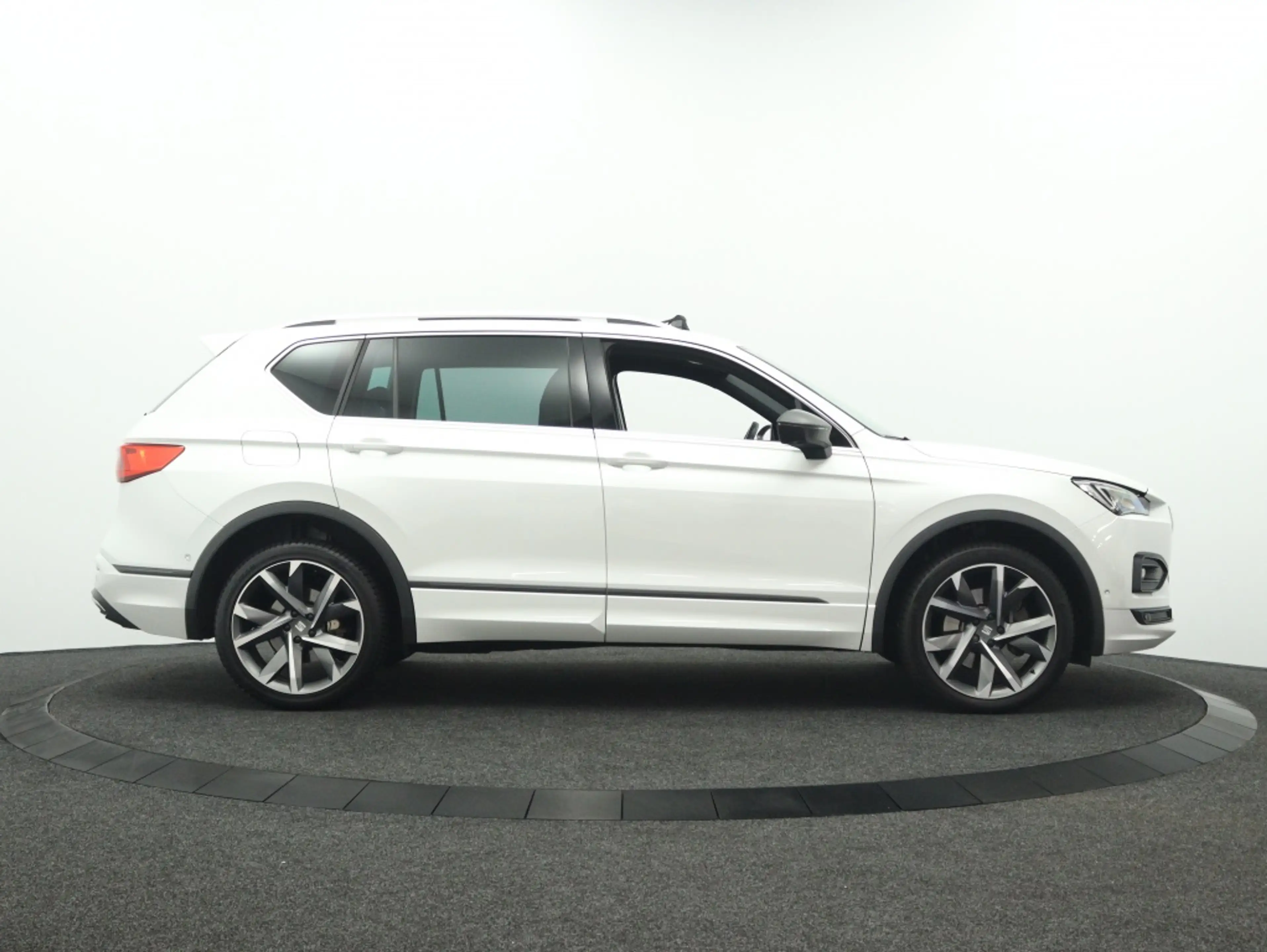 SEAT Tarraco 1.4 TSI e-Hybrid PHEV FR 245PK DSG | Pano | Trekha — photo 14