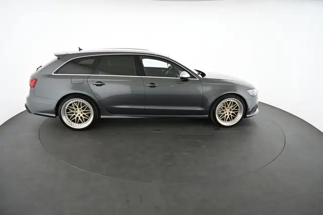 Audi RS6 view 6