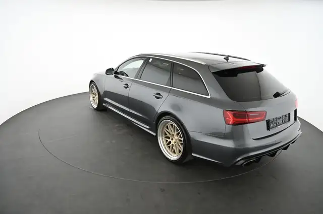 Audi RS6 view 9
