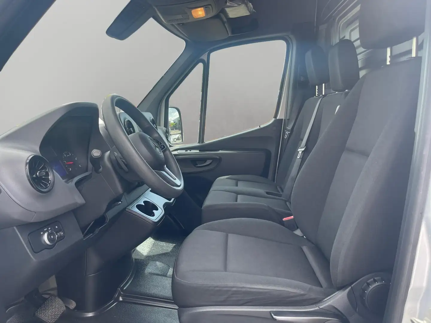 Mercedes-Benz Sprinter 315 CDI L2H2 RWD Aut. Zilver - 2
