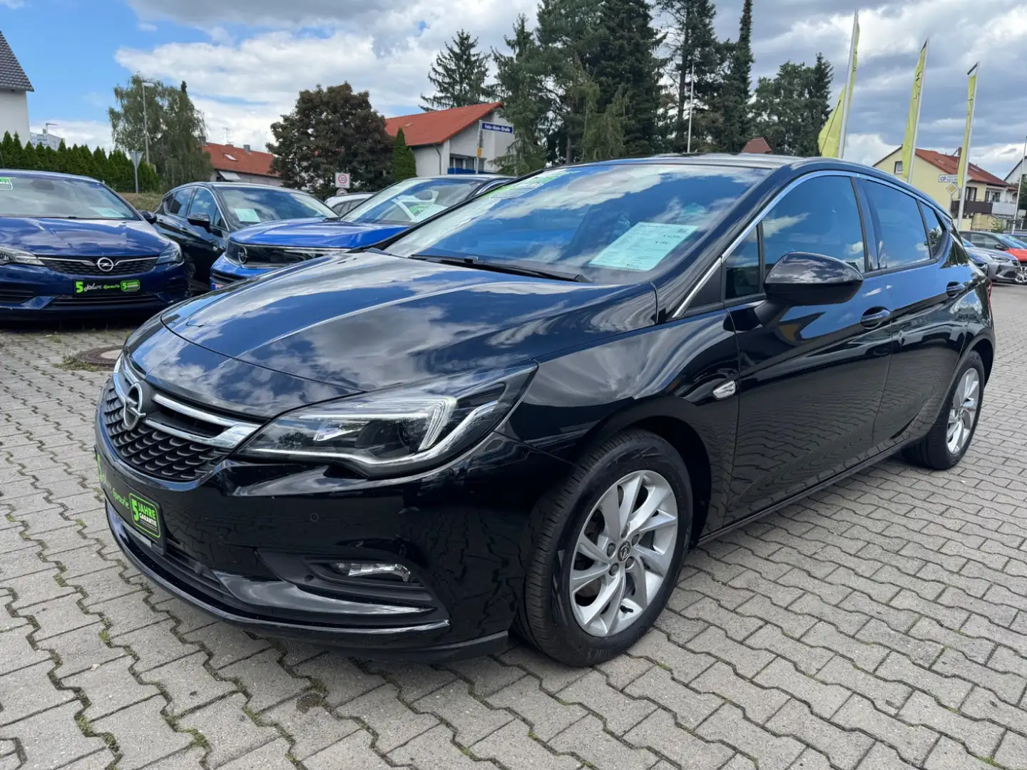 Opel Astra K 1.6 CDTI Innovation AHK+2xKlima+Kam.+LM Negro - 2