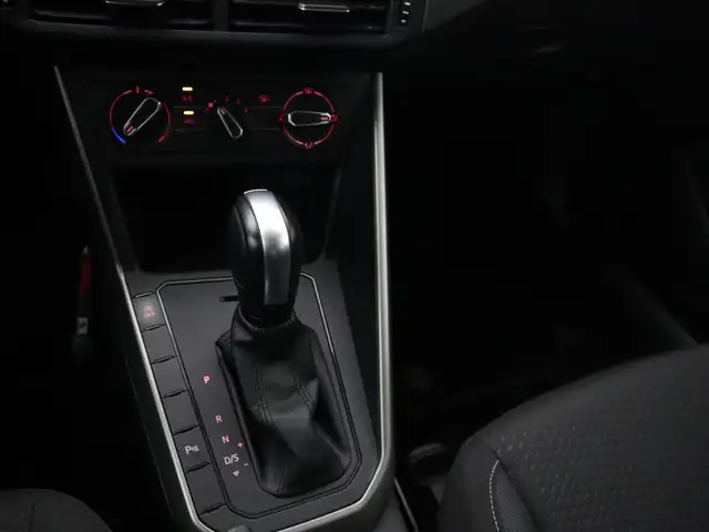 Volkswagen Polo view 14