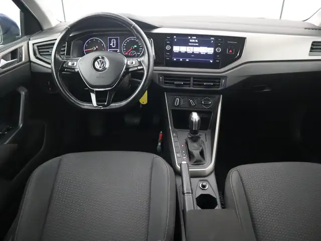 Volkswagen Polo view 8